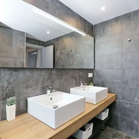 Apartment Europa *